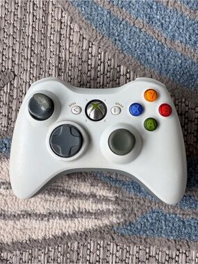 OEM‎ Microsoft Xbox 360 Wireless Controller White & Grey Battery